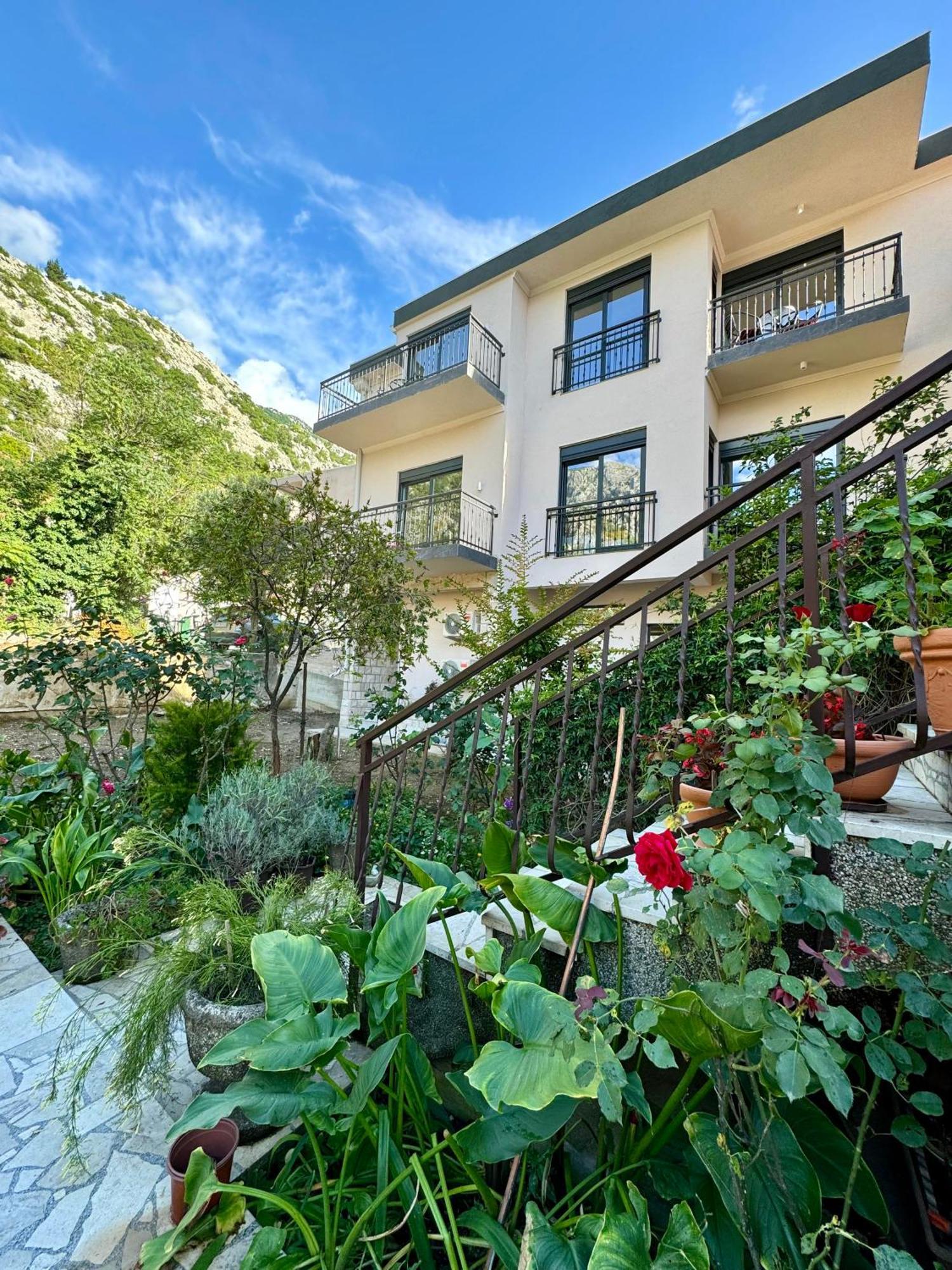 Harmony Garden Apartments Kotor Luaran gambar